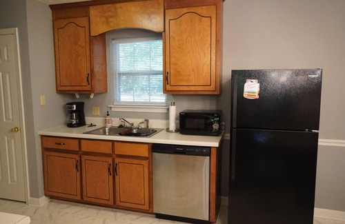 Anderson House | Cozy House Close To Everything Anderson Has To Offer