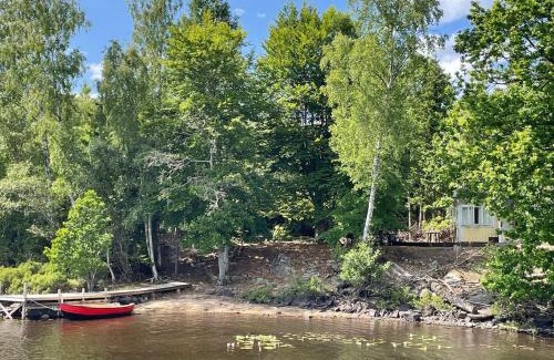 Almhult Municipality House | Cozy house in entire private Island Mocklen lake