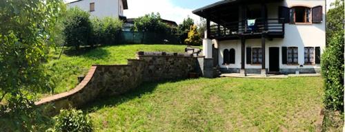 Sostegno House | Cozy house near Asei with garden and terrace
