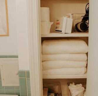 Cleveland Apartment | Cozy house near Lake Erie, 10 minutes to Downtown.