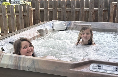 Greenbush House | Cozy house on the lake with hot tub