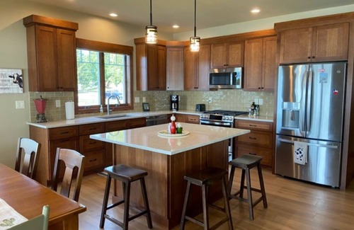 Winneconne House | Cozy house on the Wolf River with beautiful views.