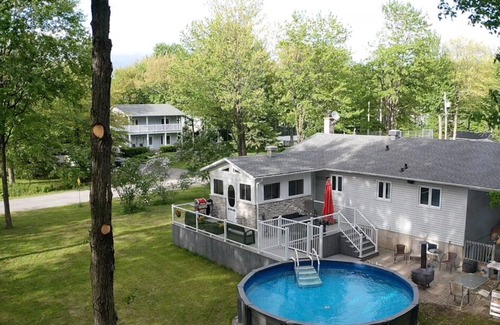 Granby House | Cozy house on wooded lot with swimming pool