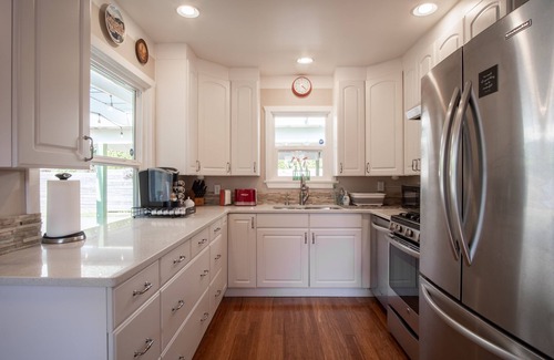 Renton House | Cozy House w/Landscaped yard and a Mountain Peek