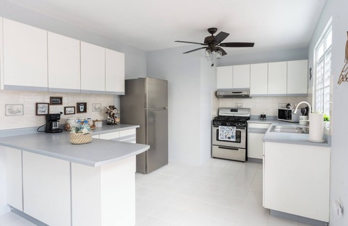 Boqueron House | Cozy House with a Hot Tub, Solar Panels in the Stunning Beach area of Boquerón.