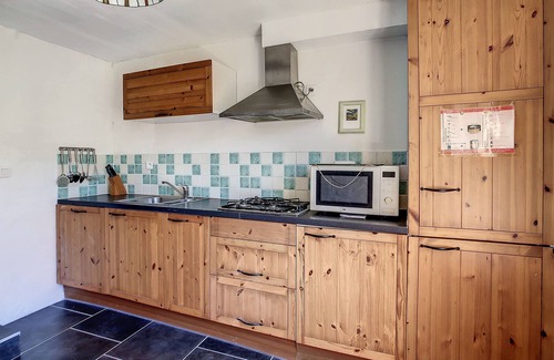 La Liviniere House | Cozy house with wood stove and a shared pool