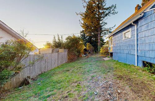 Coos Bay House | Cozy in Coos Bay