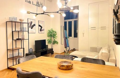 Andel Apartment | Cozy Industrial 8min Dancing House Apartment, Prague