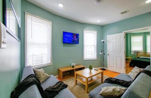 Greenville Apartment | Cozy Jersey City Retreat - 3BR Apartment near NYC
