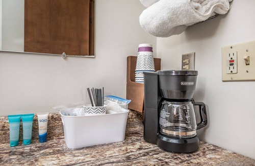 Apple River Apartment | Cozy King + Queen Suite | Near Golf, Lake & Marina