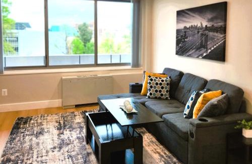 Towson Apartment | Cozy King Suite in the heart of Towson