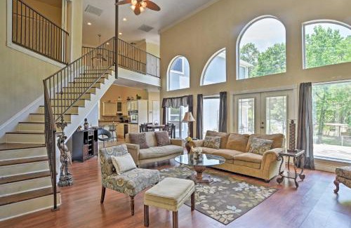Benton House | Cozy Lakefront Benton Home about 20 Mi to Shreveport!