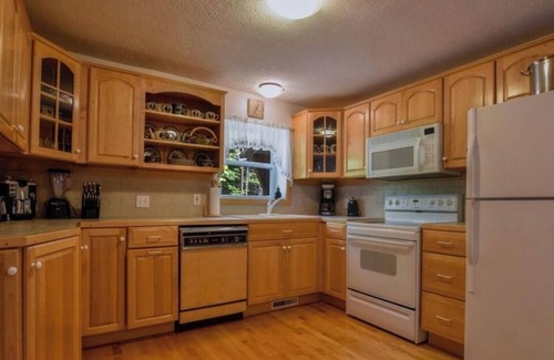 Johannesburg Cottage | Cozy Lakefront Cottage: Snowmobile & ORV trails, great fishing, Hiking