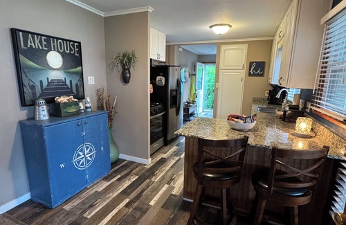 Frontier House | Cozy Lakefront Getaway with 3 kayaks, in Hillsdale County, Bird Lake Michigan.