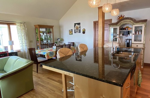 Neenah House | Cozy lakeside home on the western shore of Lake Winnebago. 40 min to Lambeau.