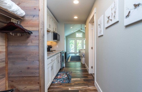 Nisswa Condo | Cozy Lakeside Studio Condo with Views of Beautiful Gull Lake