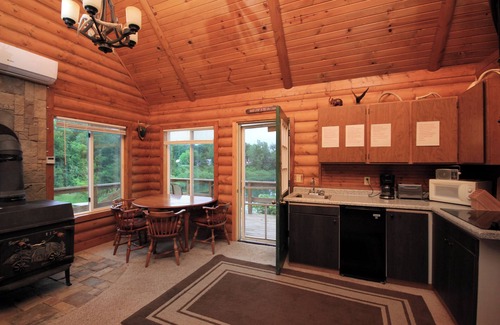 Littleport Cabin | Cozy Lakeview Chalet