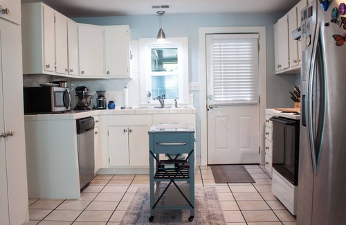 Mount Pleasant Cottage | Cozy Little Shanty in the Heart of Coastal Living - 5 min to beach!