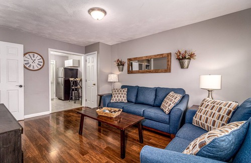 Jefferson City Apartment | Cozy Living 5 Min to Cherokee Lake & C-N Univ