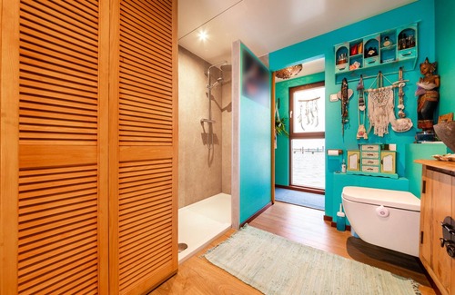 Zeewolde Cabin | Cozy Lodge Retreat Close to Amsterdam on the Vecht