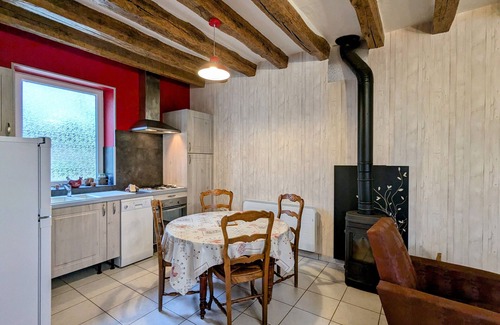 Buzancais Cottage | Cozy lodging by the Indre River, nature nearby, 2 bedrooms