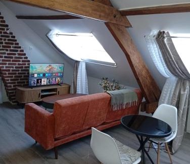 Hazebrouck Apartment | Cozy Loft Mansardé