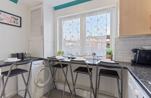 South Bermondsey House | Cozy London Townhouse with 4 Bedrooms