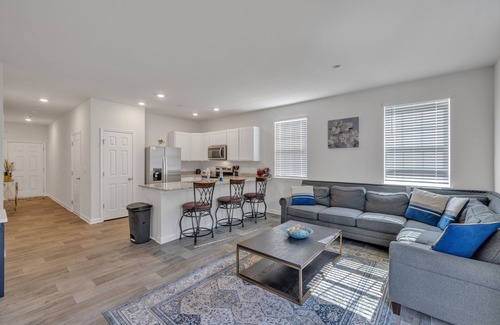 Luray House | Cozy Luray Townhome Getaway 3 Bedroom Townhouse by RedAwning