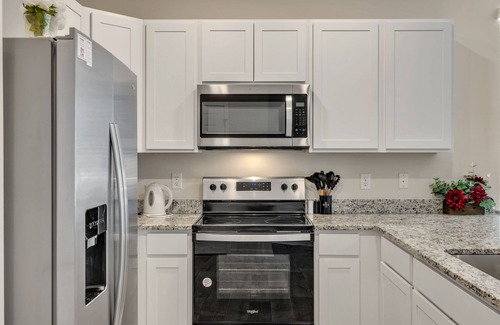 Luray House | Cozy Luray Townhome Getaway 3 Bedroom Townhouse by RedAwning