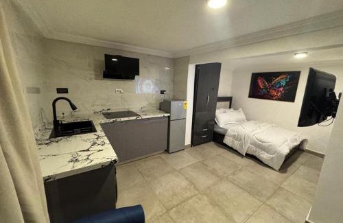 Accra Apartment | Cozy Luxury Hideout at Aburi, Ghana