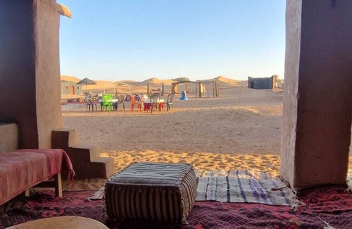 M'Hamid El Ghizlane House | Cozy Camp with 6 bungalows in Mhamid, in the Sahara Dunes authentic Berber life