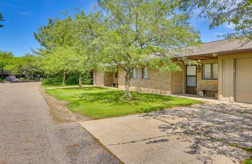 Meyers Lake House | Cozy Meyers Lake Townhome Near Hall of Fame!