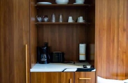 North Oakland Apartment | Cozy! Micro Loft apartment Shadyside, sleeps 1