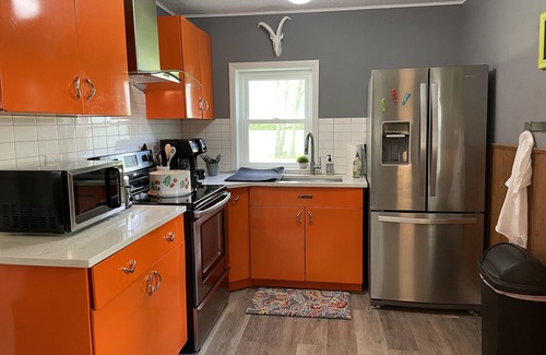 Chillicothe Cottage | Cozy mid-century cottage
