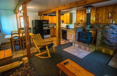 Puposky Cabin | Cozy Minnesota Cabin - Steps to Resort Amenities