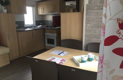 Nevez House | Cozy mobile home for 6 people with terrace/Domaine de Kerlann campsite * South Brittany