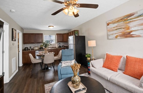 Burlington Apartment | Cozy & Modern 1-Bedroom Downstairs Apartment with King Bed + Queen Sofa Bed