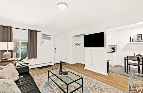 Mount Clemens Apartment | Cozy Modern 1BR Close to Downtown