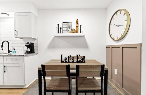 Mount Clemens Apartment | Cozy Modern 1BR Close to Downtown