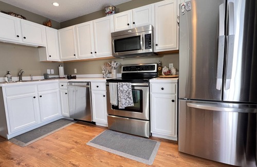 Shakopee House | Cozy modern 2-bedroom townhome with king suite in Shakopee