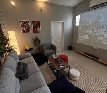 Thanon Phetchaburi House | Cozy&Modern 6-BR Home, 14pax - Central, 5mins BTS