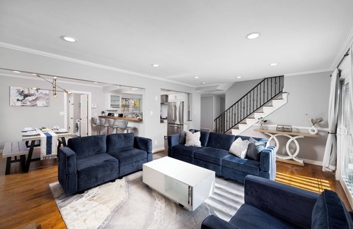 Fountain Valley House | Cozy Modern Home - Close to Beach/Disney