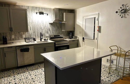 Clinton House | Cozy modern home in the DMV, an ideal spot for exploring D.C. and Alexandria!