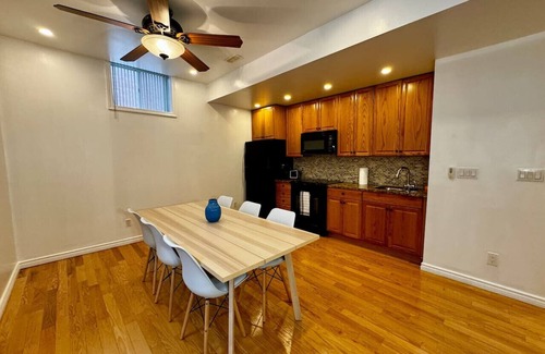 Brampton House | Cozy Modern Retreat Minutes from Pearson Airport – Perfect for Travelers!