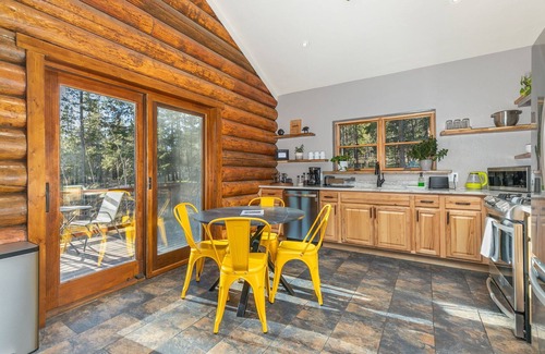 Black Hawk Cabin | Cozy mountain cabin 1 hour from Denver with direct access to National Forest