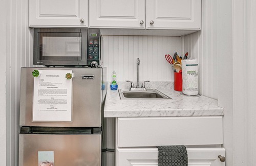 Murrells Inlet Apartment | Cozy Murrells Inlet Studio - Walkable!