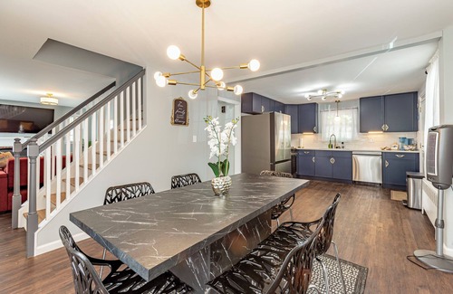 Center House | Cozy Nest ~ 3.5BR & 2Bath Home ~ Manchester CT