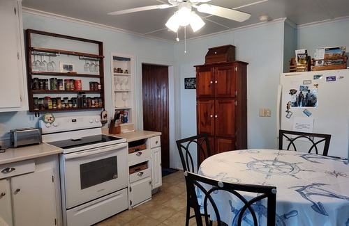 Town of Benton Cottage | Cozy new England style cottage Right on Wine and Beer Trail