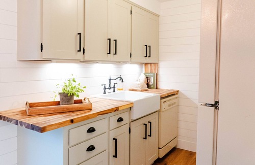 Milwaukie House | Cozy Newly Remodeled Duplex