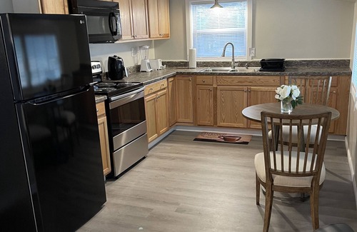 Cascade House | Cozy newly renovated 2 bedroom bungalow-centrally located!